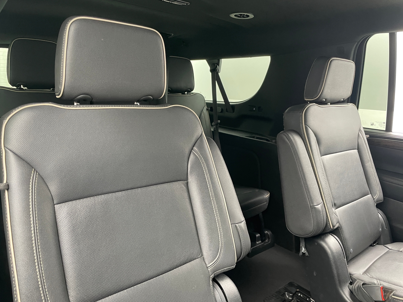 Thumbnail: 2023 Chevrolet Suburban - 5