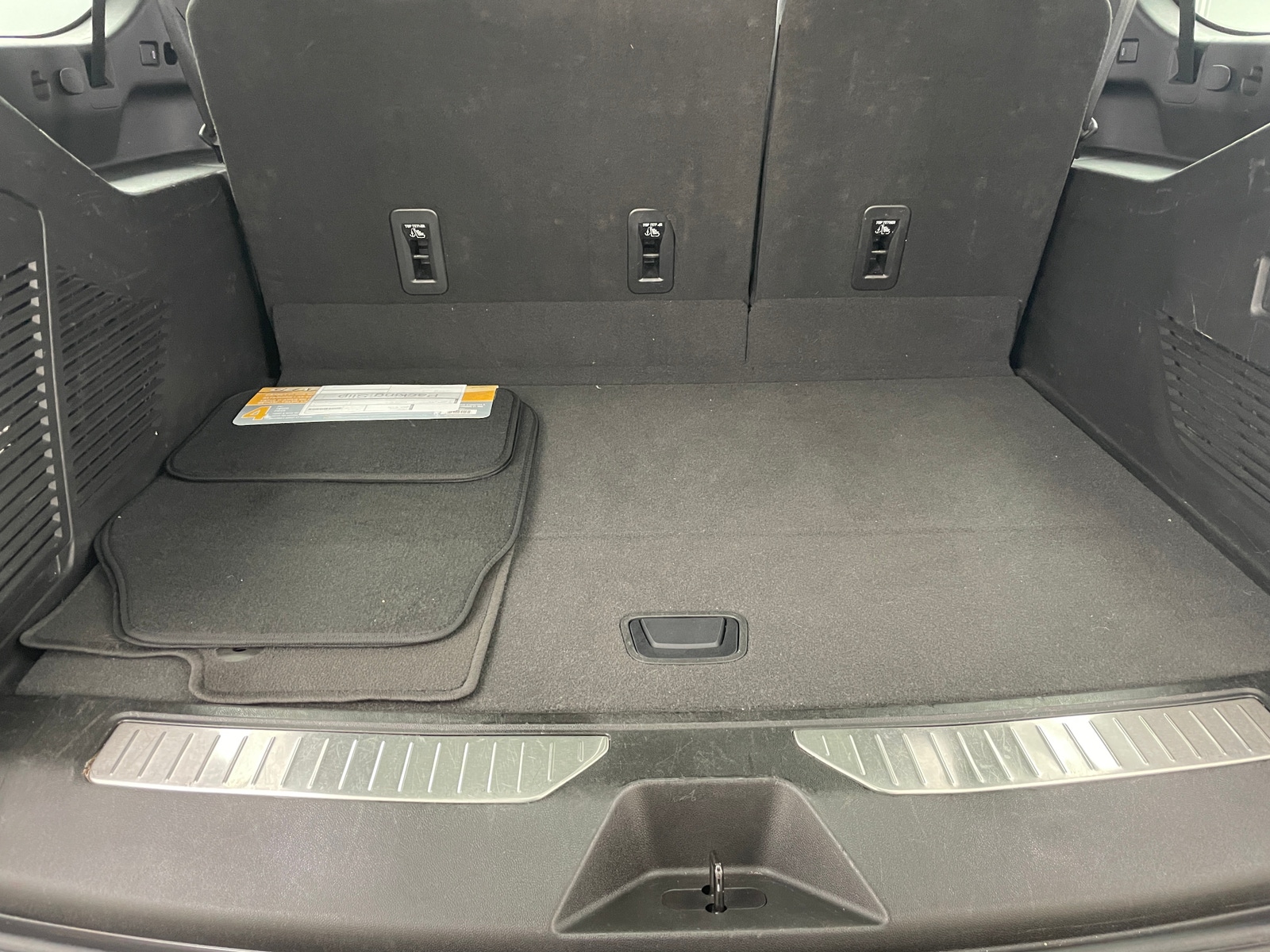 Thumbnail: 2023 Chevrolet Suburban - 6