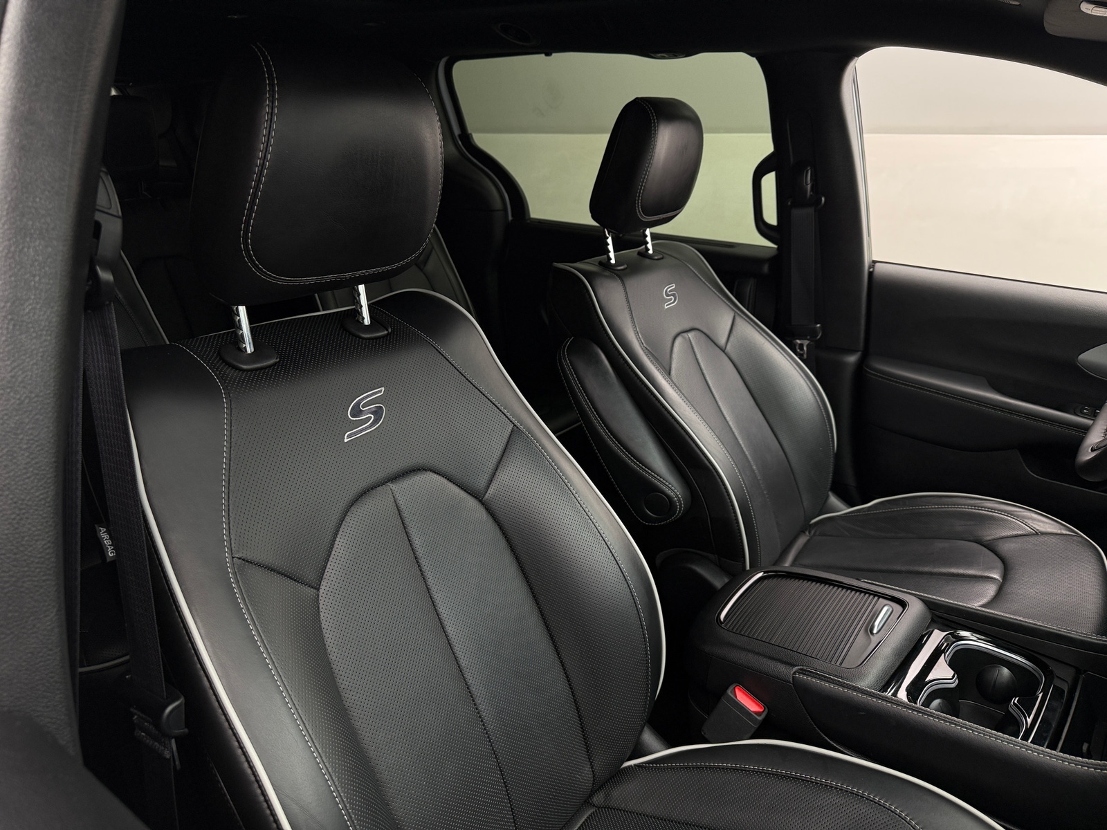 Thumbnail: 2025 Chrysler Pacifica - 2