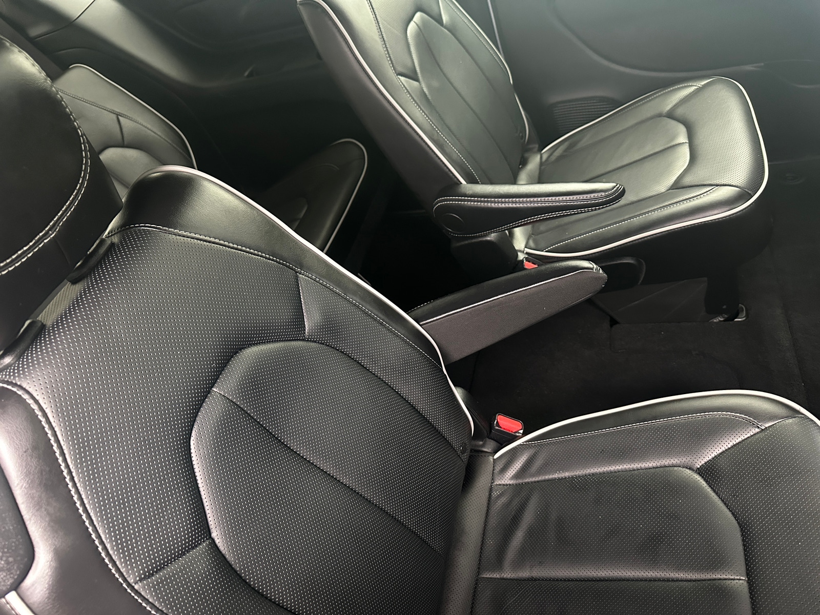 Thumbnail: 2025 Chrysler Pacifica - 6