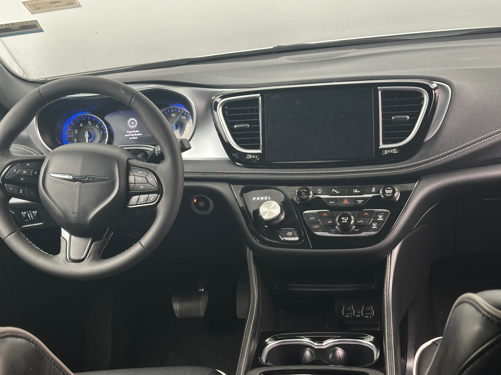 Thumbnail: 2025 Chrysler Pacifica - 3