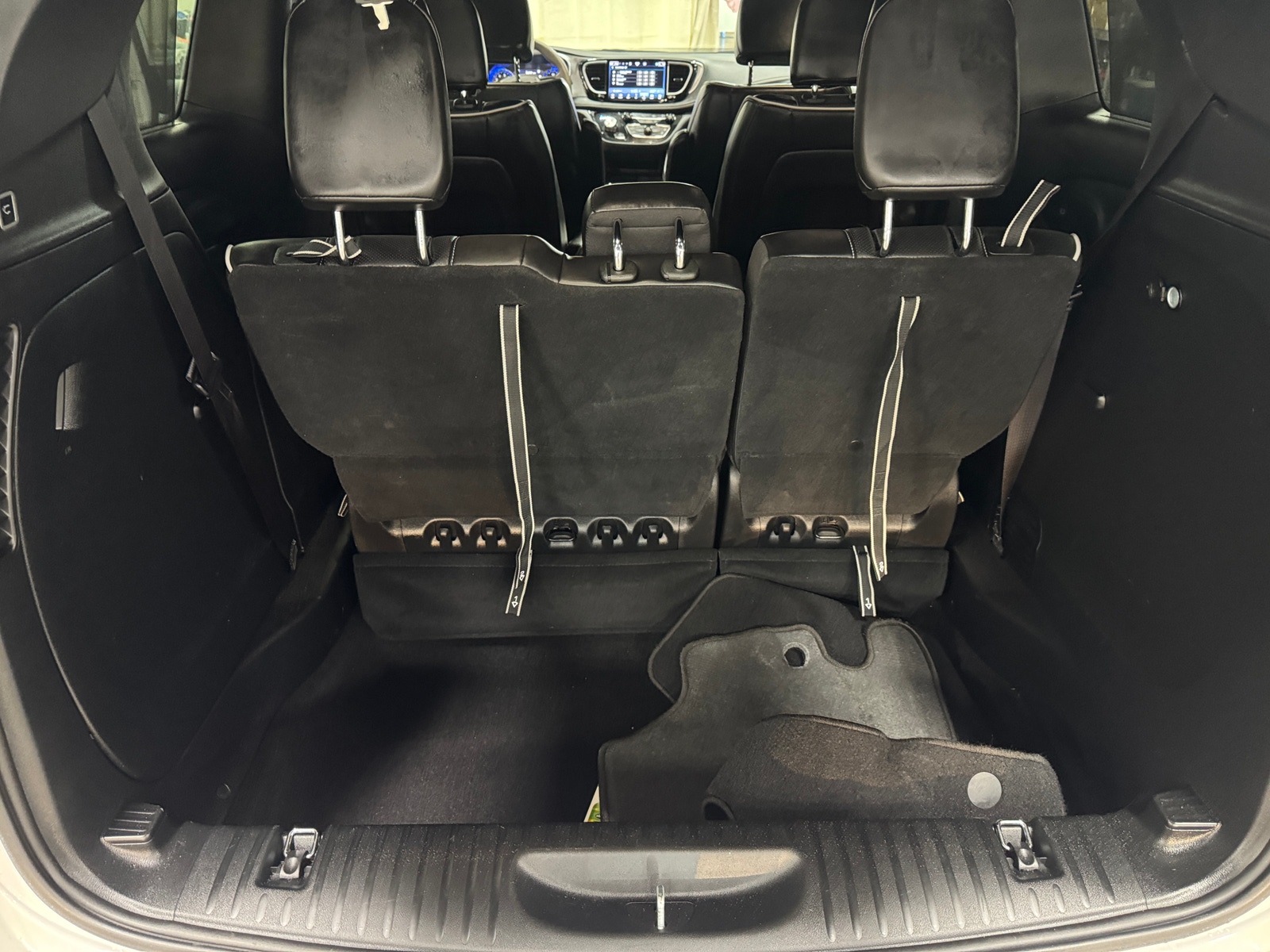 Thumbnail: 2025 Chrysler Pacifica - 7