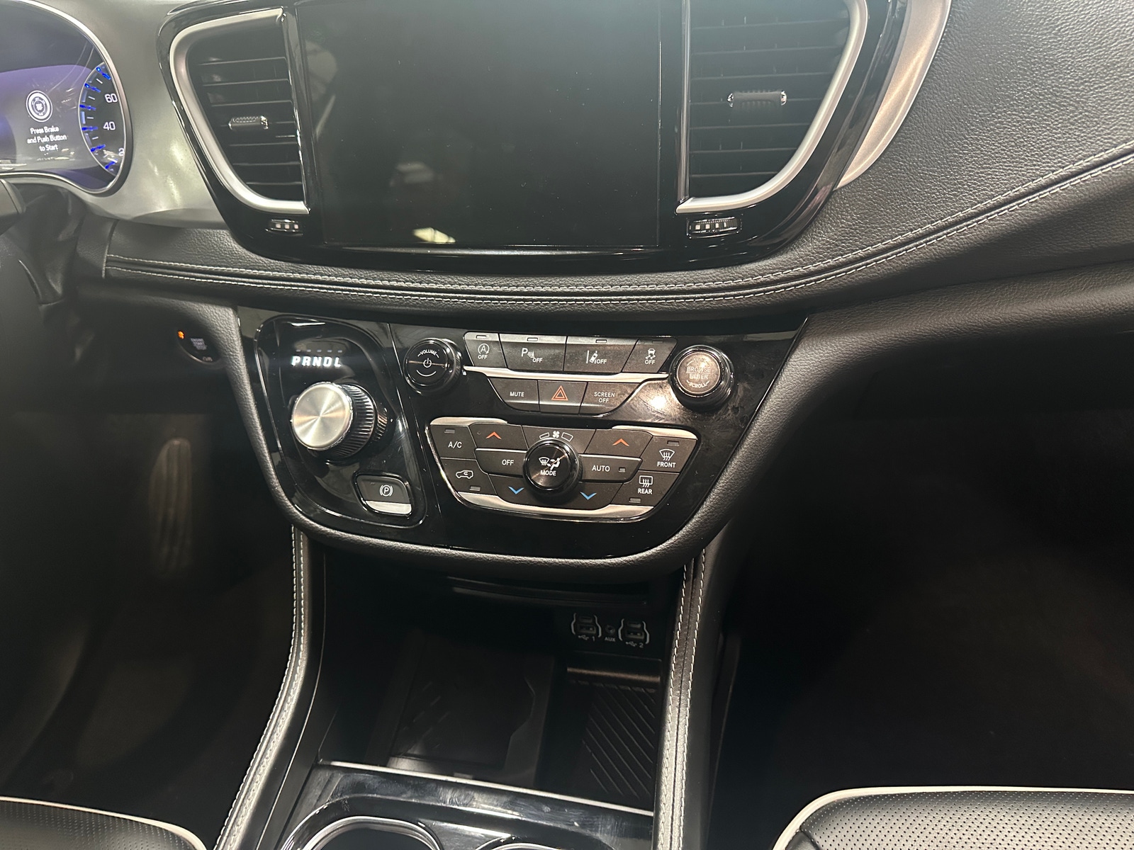 Thumbnail: 2025 Chrysler Pacifica - 4