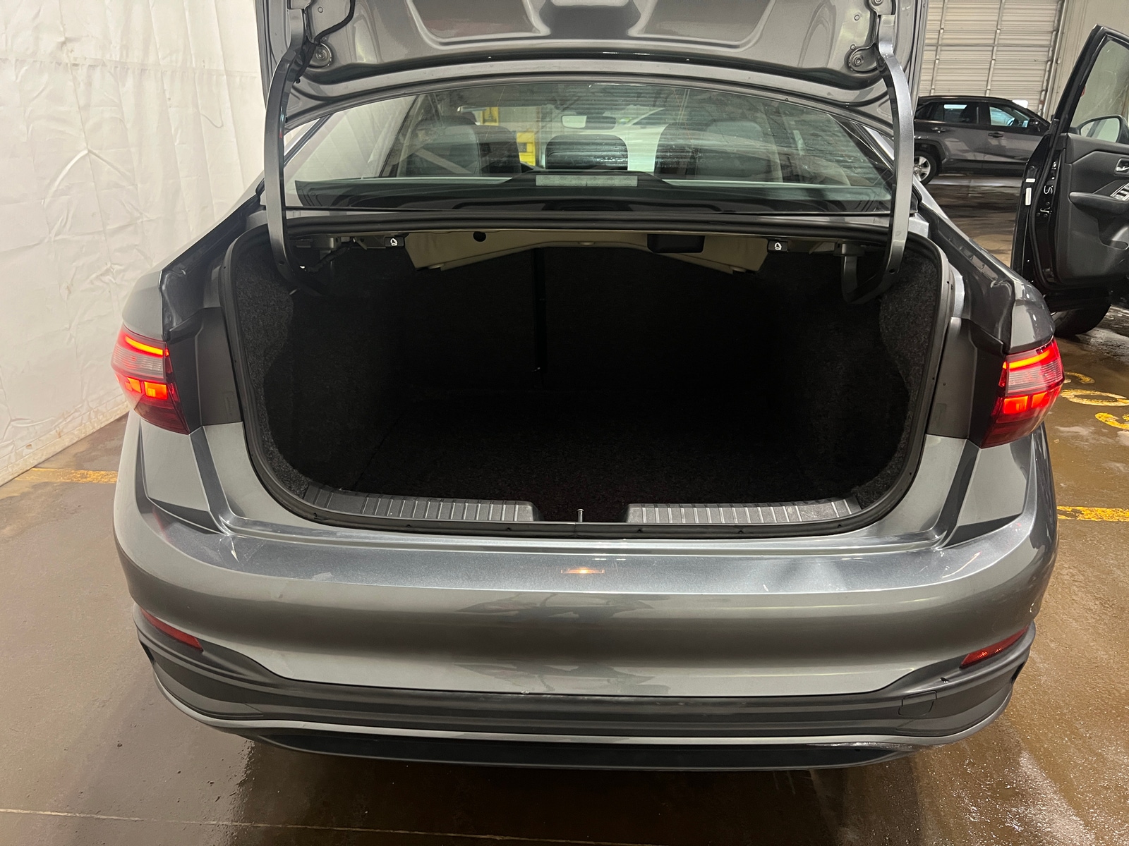 Thumbnail: 2025 Volkswagen Jetta - 6