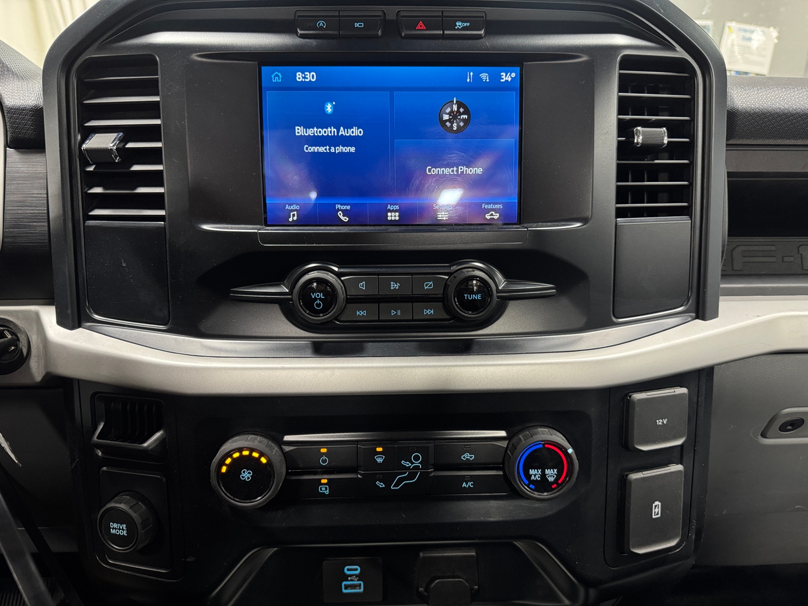 Thumbnail: 2022 Ford Econoline - 3