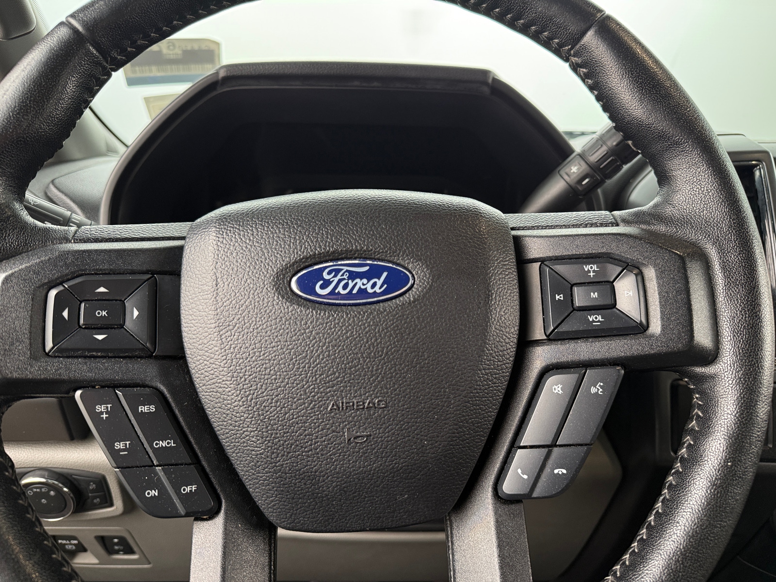 Thumbnail: 2019 Ford Econoline - 5