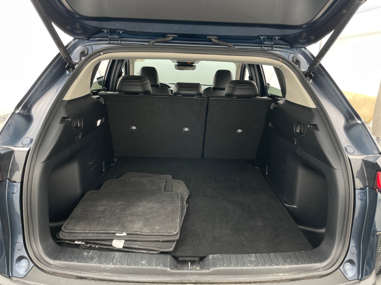 Thumbnail: 2025 Mazda CX-50 - 6