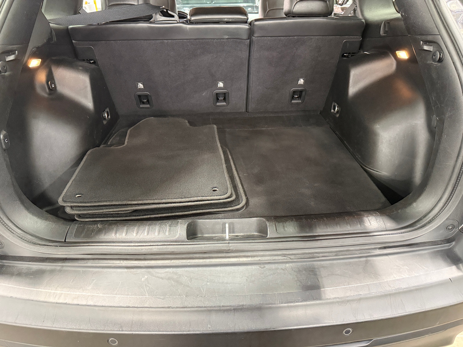 Thumbnail: 2021 Jeep Cherokee - 6