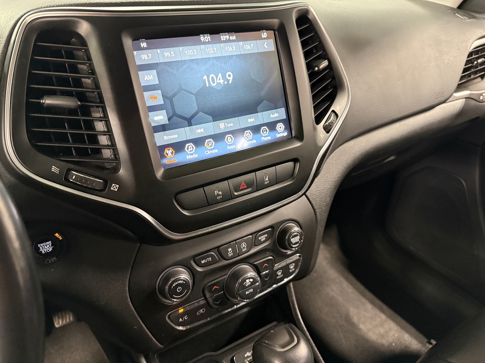 Thumbnail: 2021 Jeep Cherokee - 3