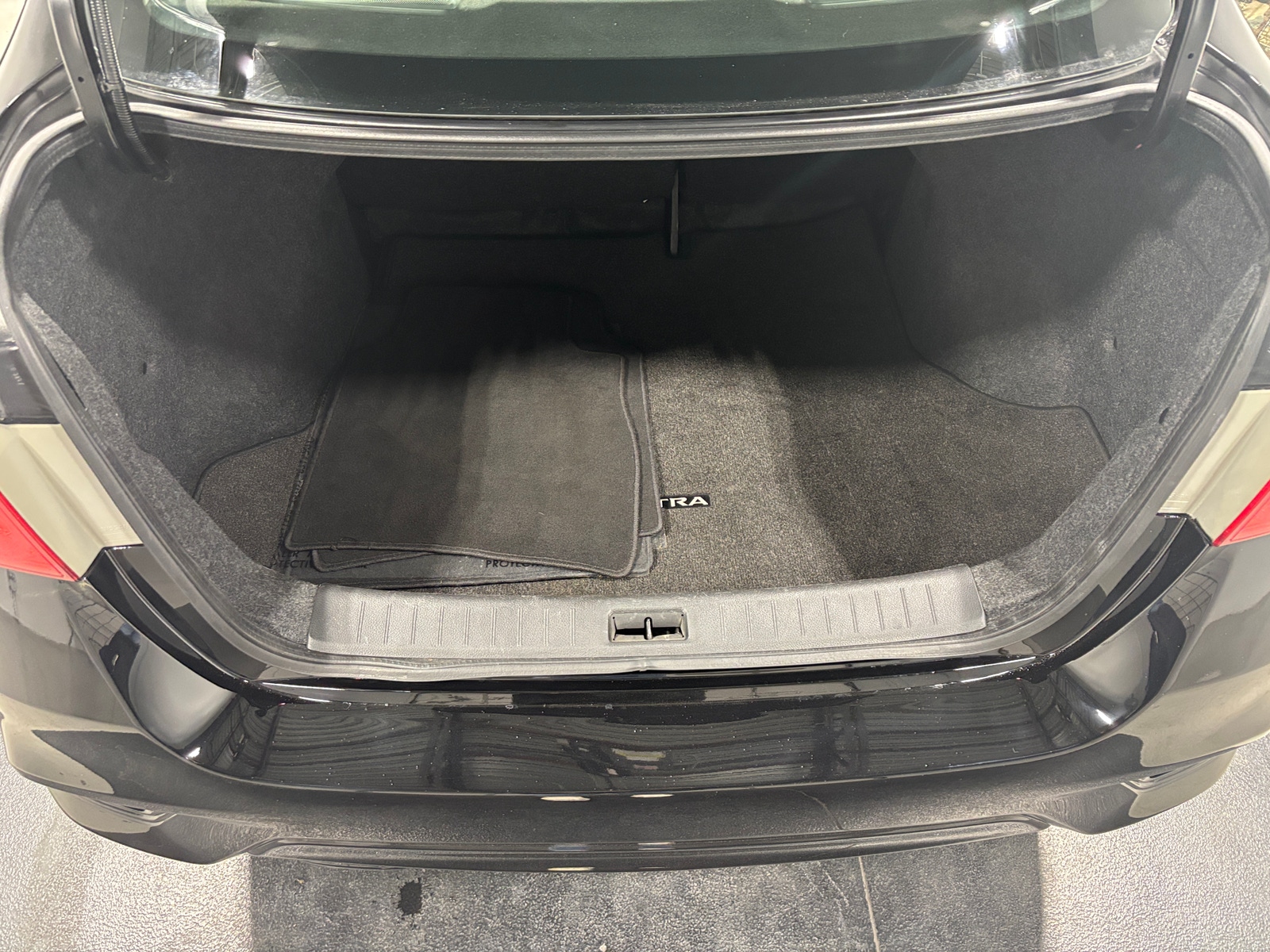 Thumbnail: 2019 Nissan Sentra - 6