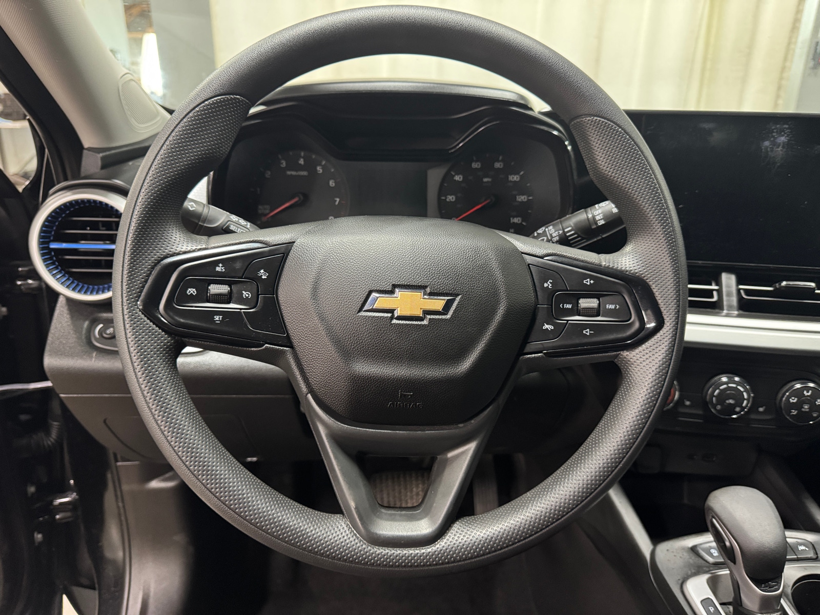 Thumbnail: 2025 Chevrolet Trax - 5