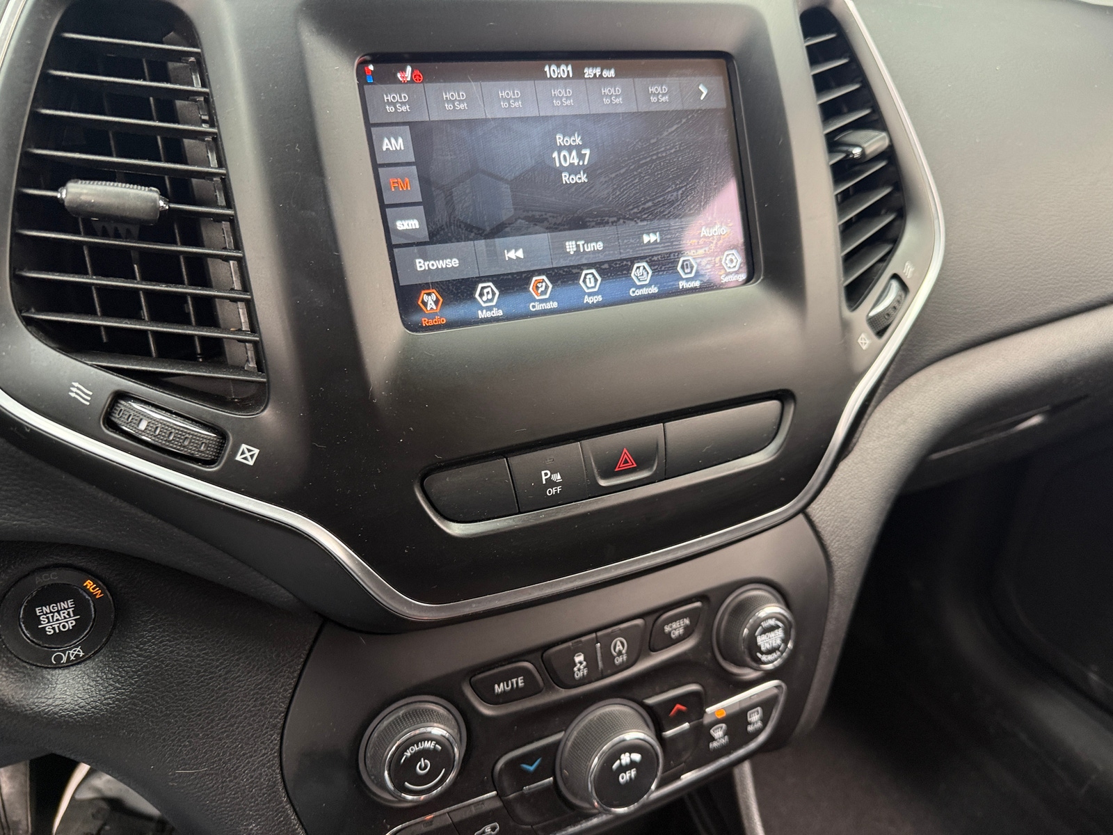 Thumbnail: 2020 Jeep Cherokee - 4