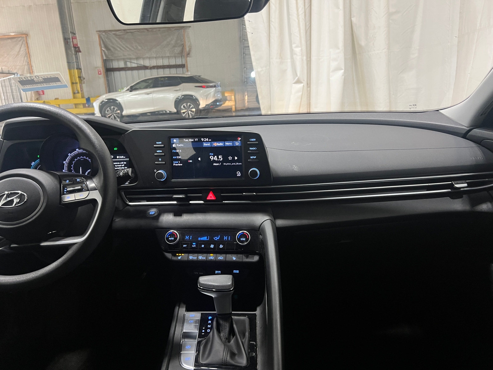 Thumbnail: 2023 Hyundai Elantra - 3