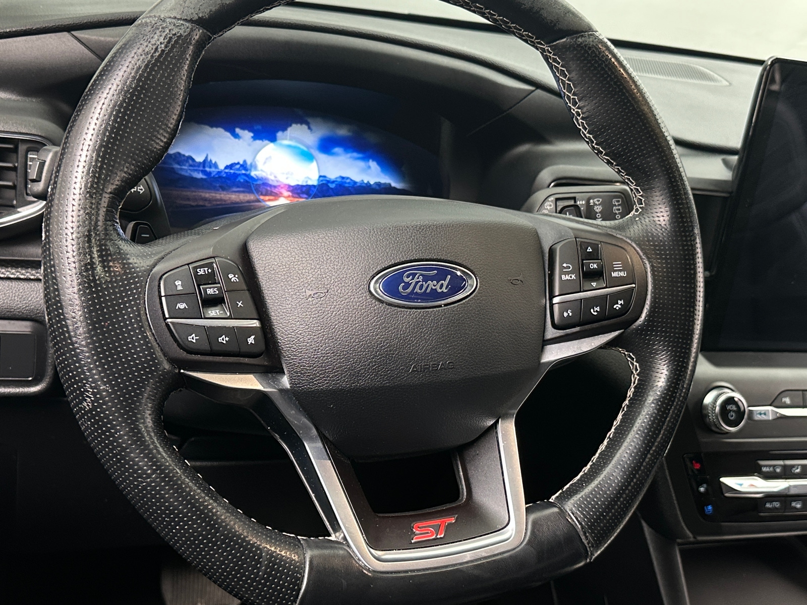 Thumbnail: 2020 Ford Explorer - 4