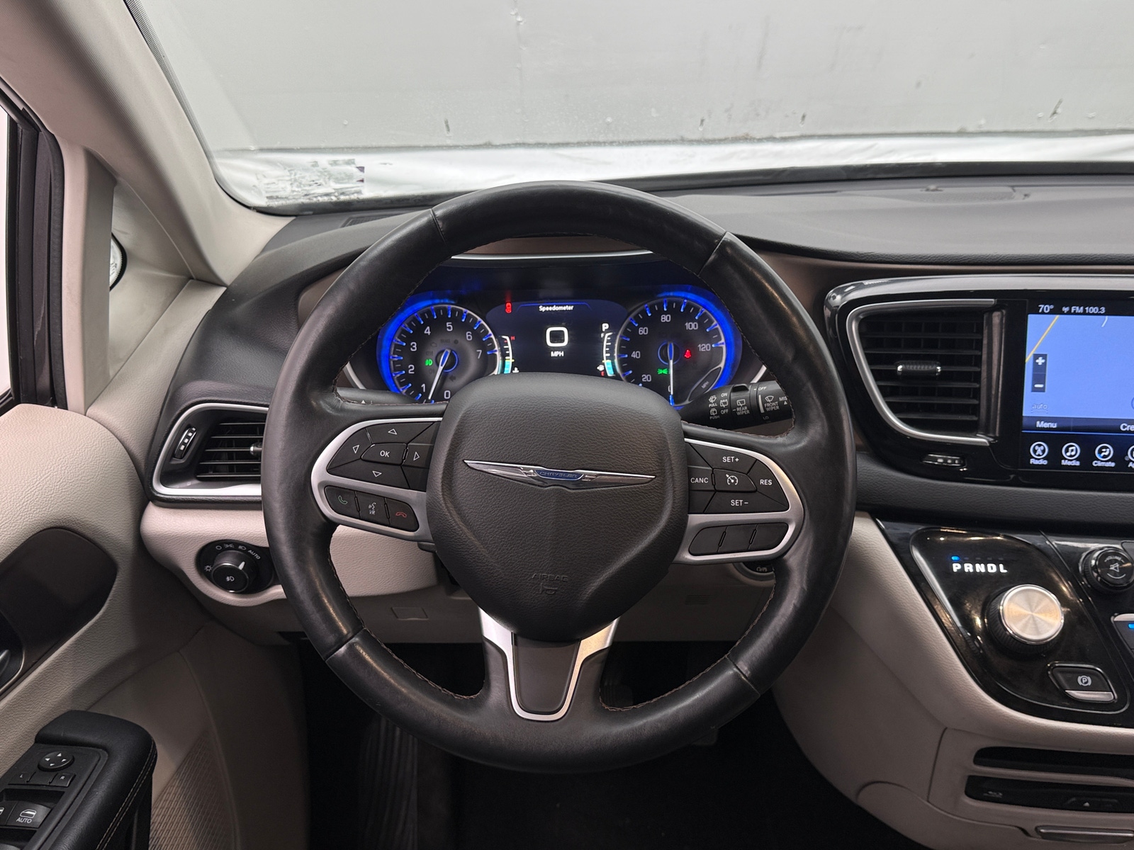 Thumbnail: 2017 Chrysler Pacifica - 4