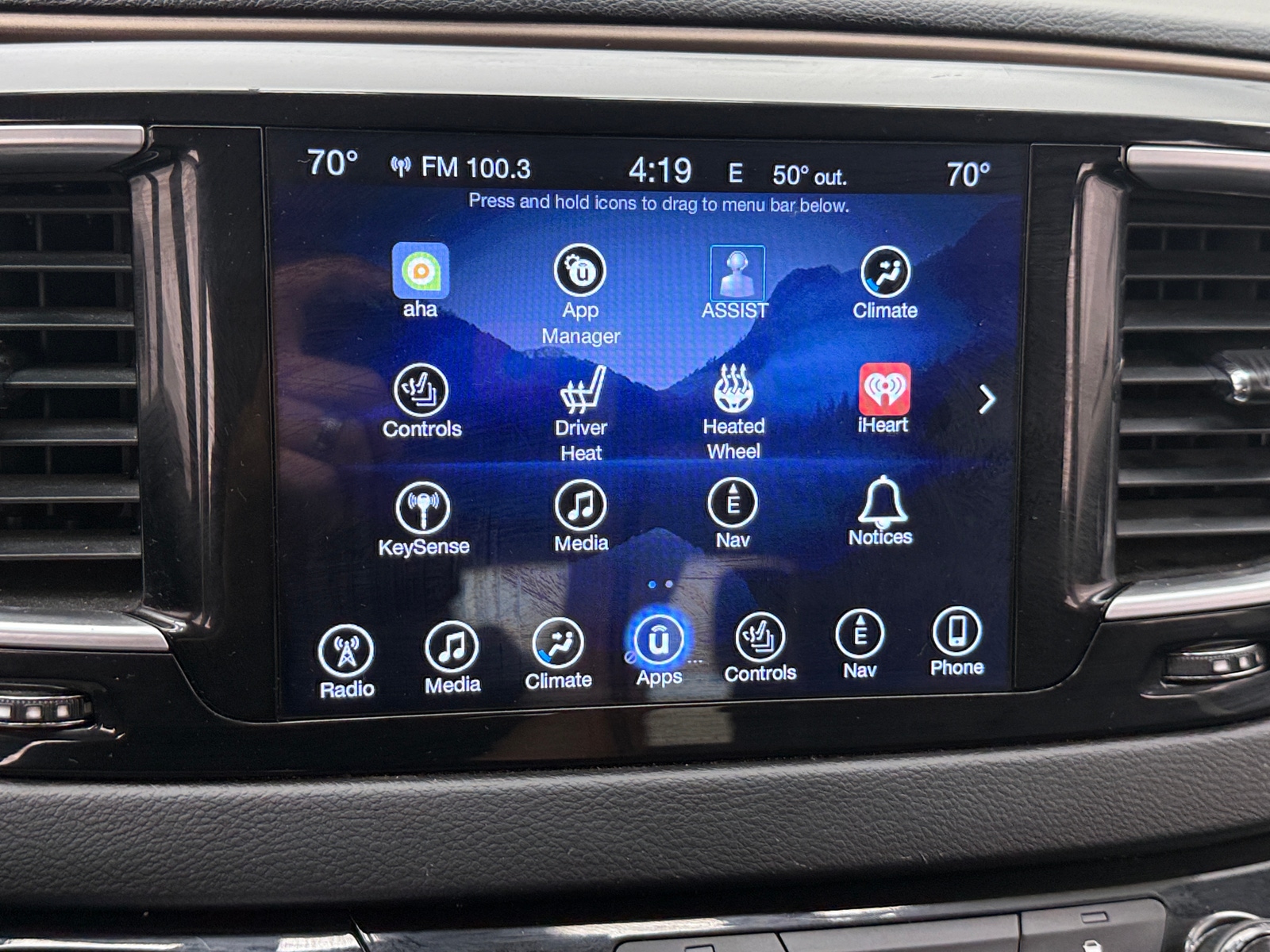 Thumbnail: 2017 Chrysler Pacifica - 3