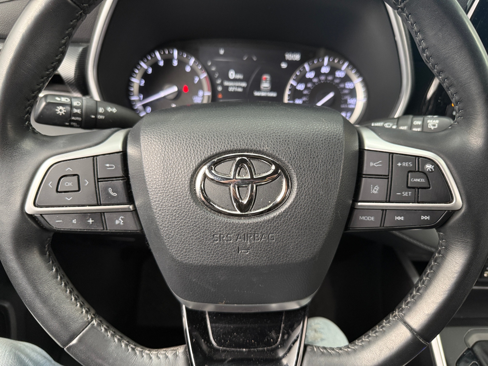 Thumbnail: 2022 Toyota Highlander - 4