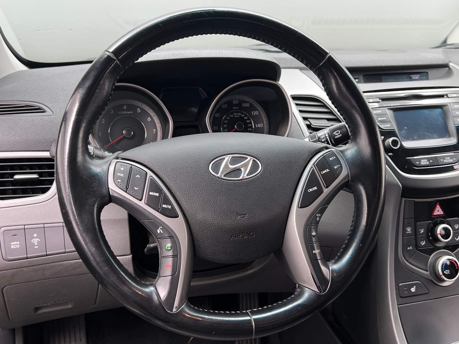 Thumbnail: 2015 Hyundai Elantra - 4