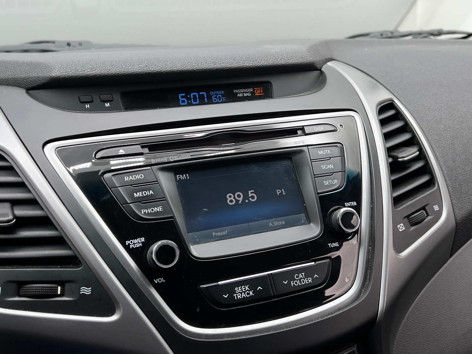 Thumbnail: 2015 Hyundai Elantra - 3