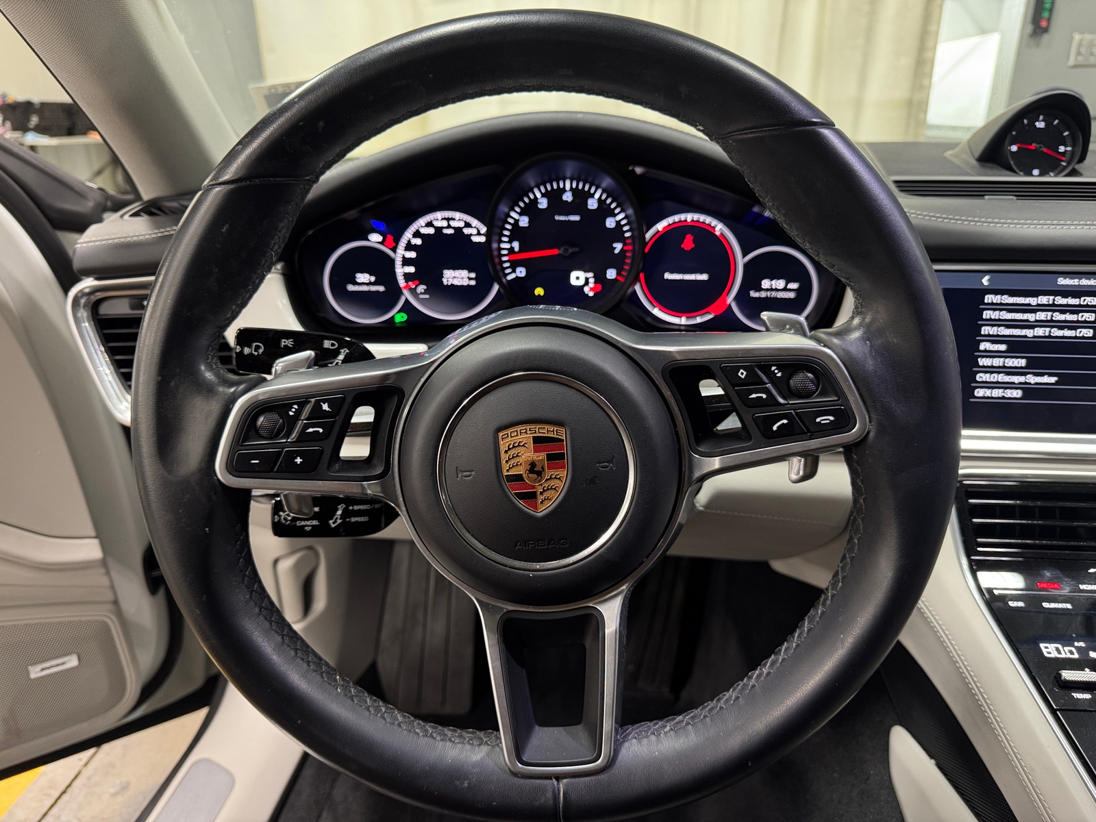 Thumbnail: 2018 Porsche Panamera - 4