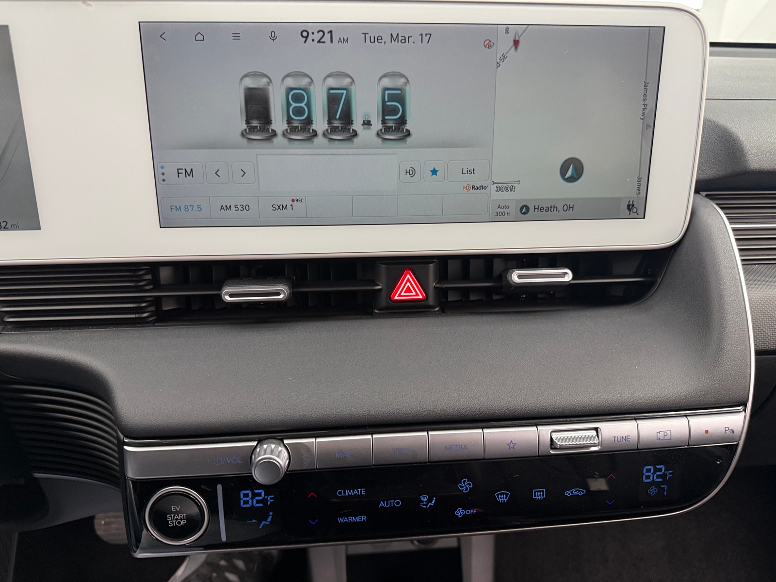 Thumbnail: 2022 Hyundai Ioniq 5 - 3