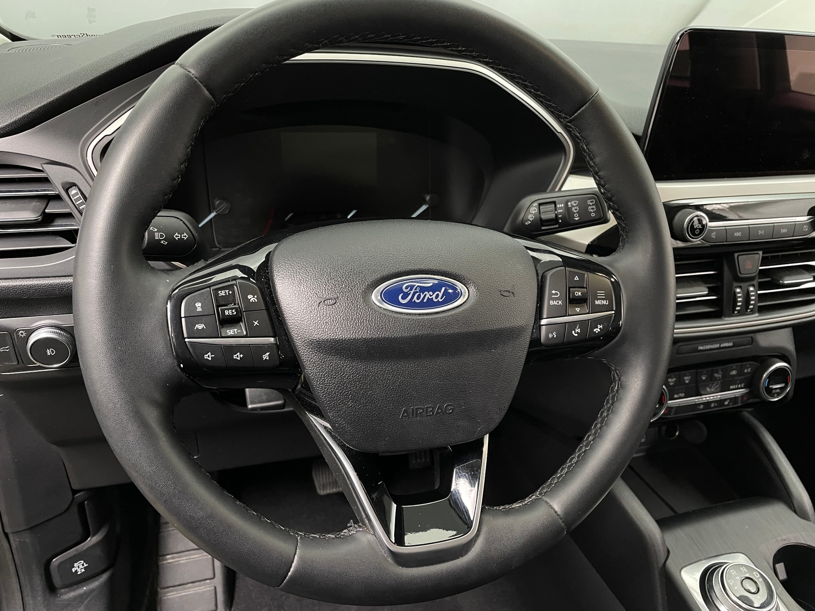 Thumbnail: 2021 Ford Escape - 4