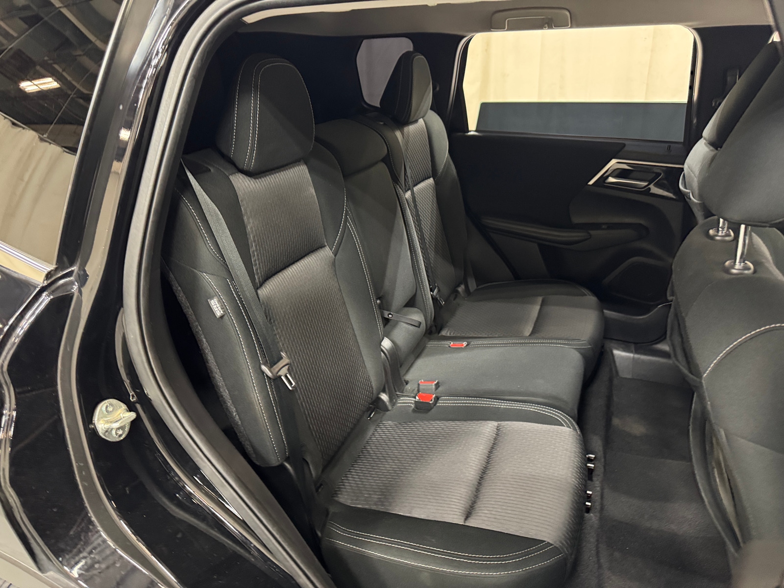 Thumbnail: 2022 Mitsubishi Outlander - 6