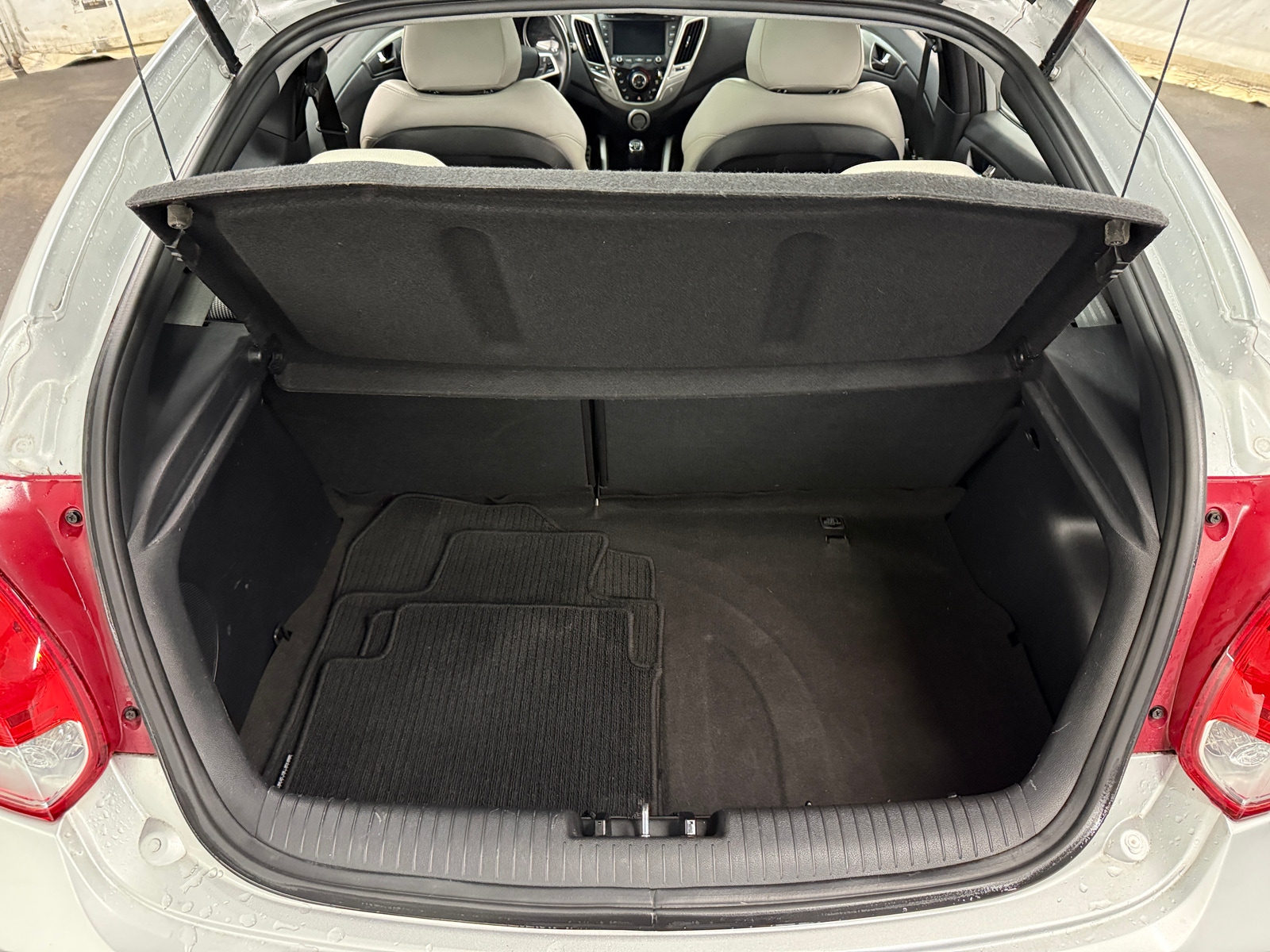 Thumbnail: 2012 Hyundai Veloster - 7