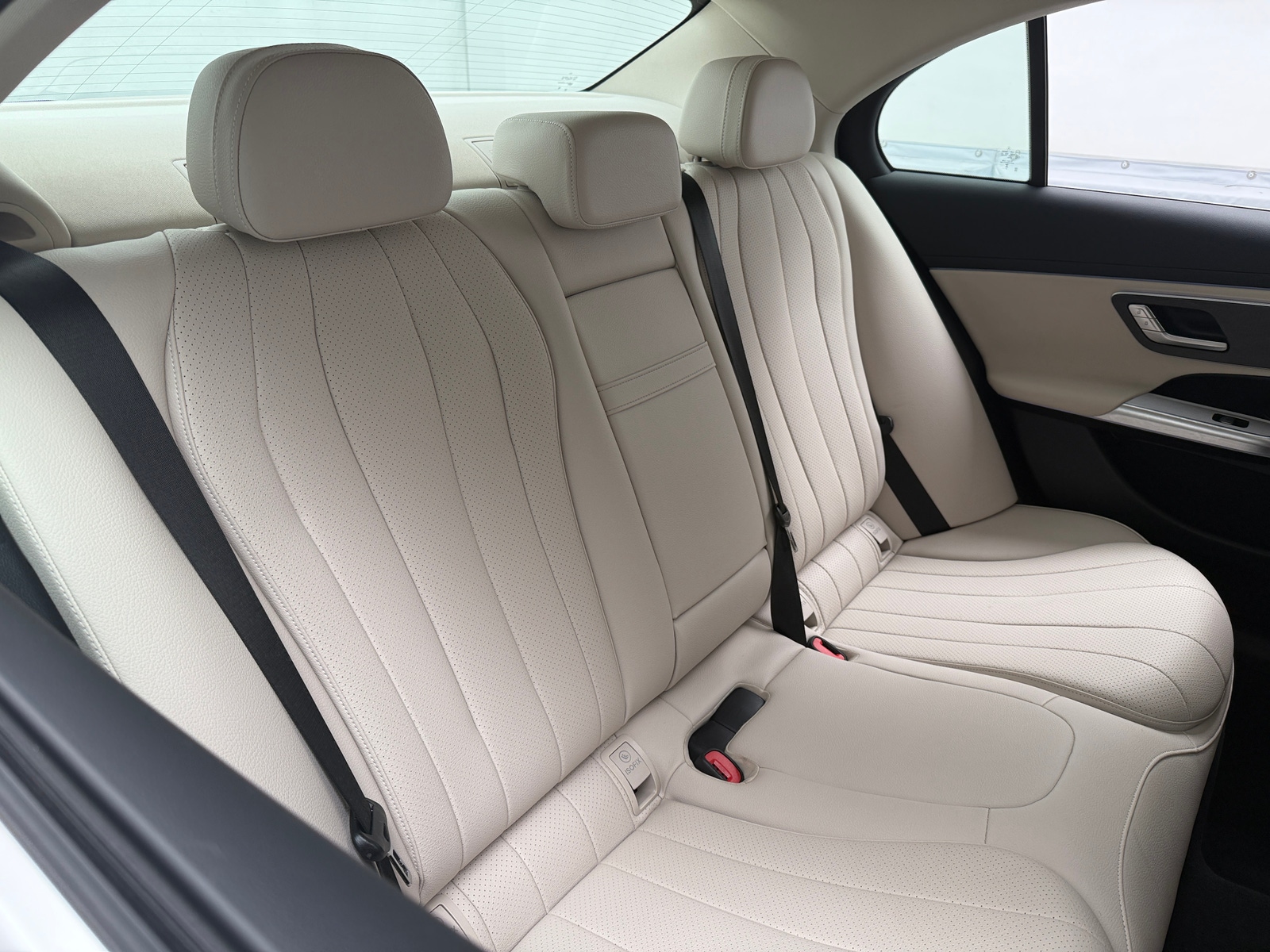 Thumbnail: 2025 Mercedes-Benz E-Class - 5