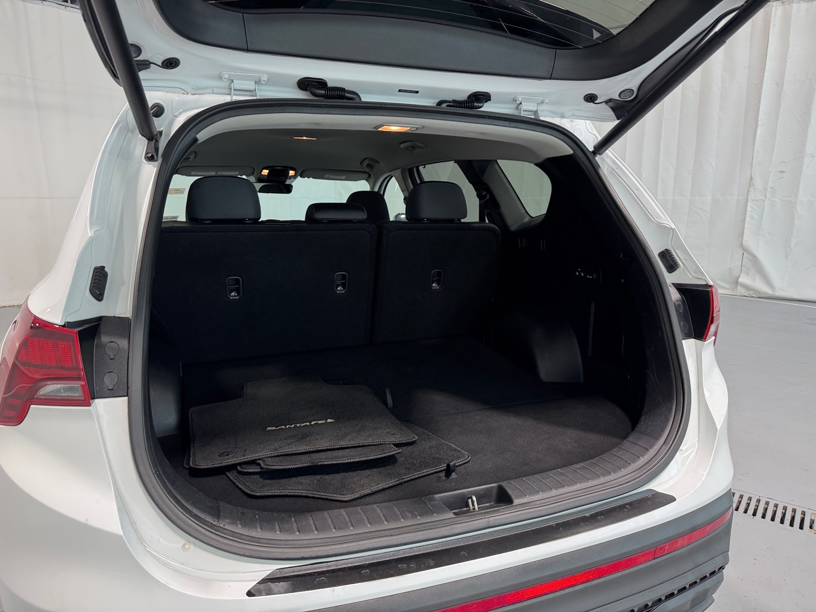 Thumbnail: 2022 Hyundai Santa Fe - 7