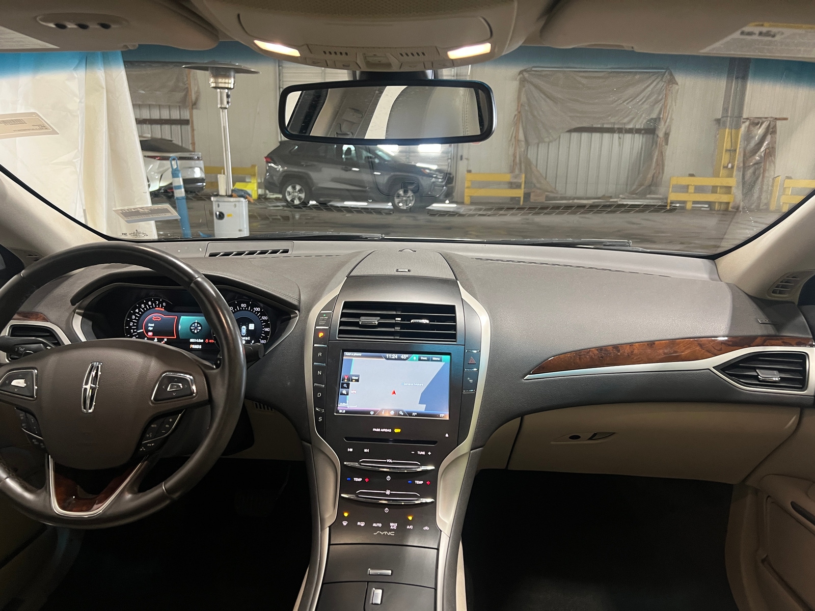 Thumbnail: 2016 Lincoln MKZ - 2