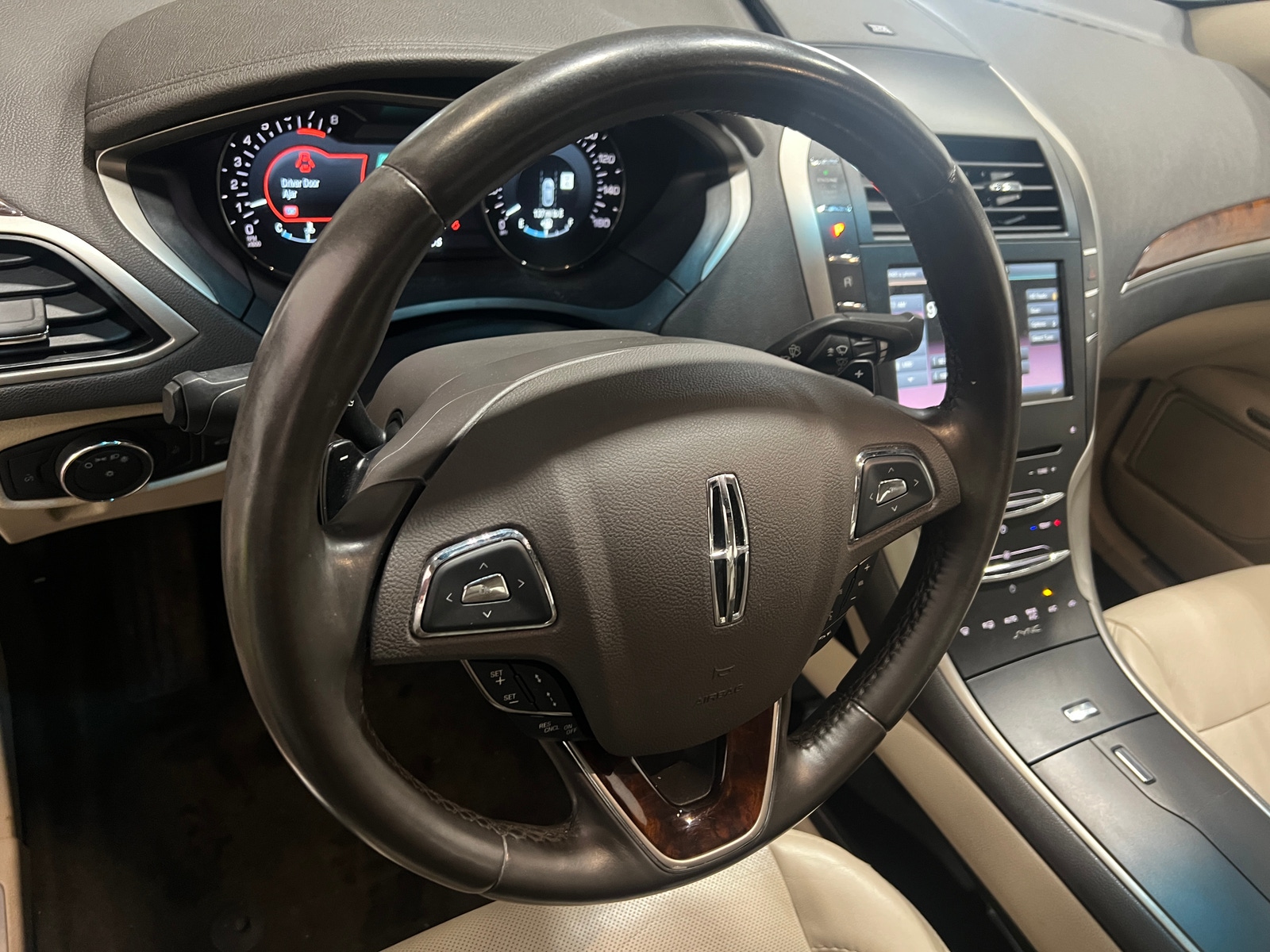 Thumbnail: 2016 Lincoln MKZ - 4