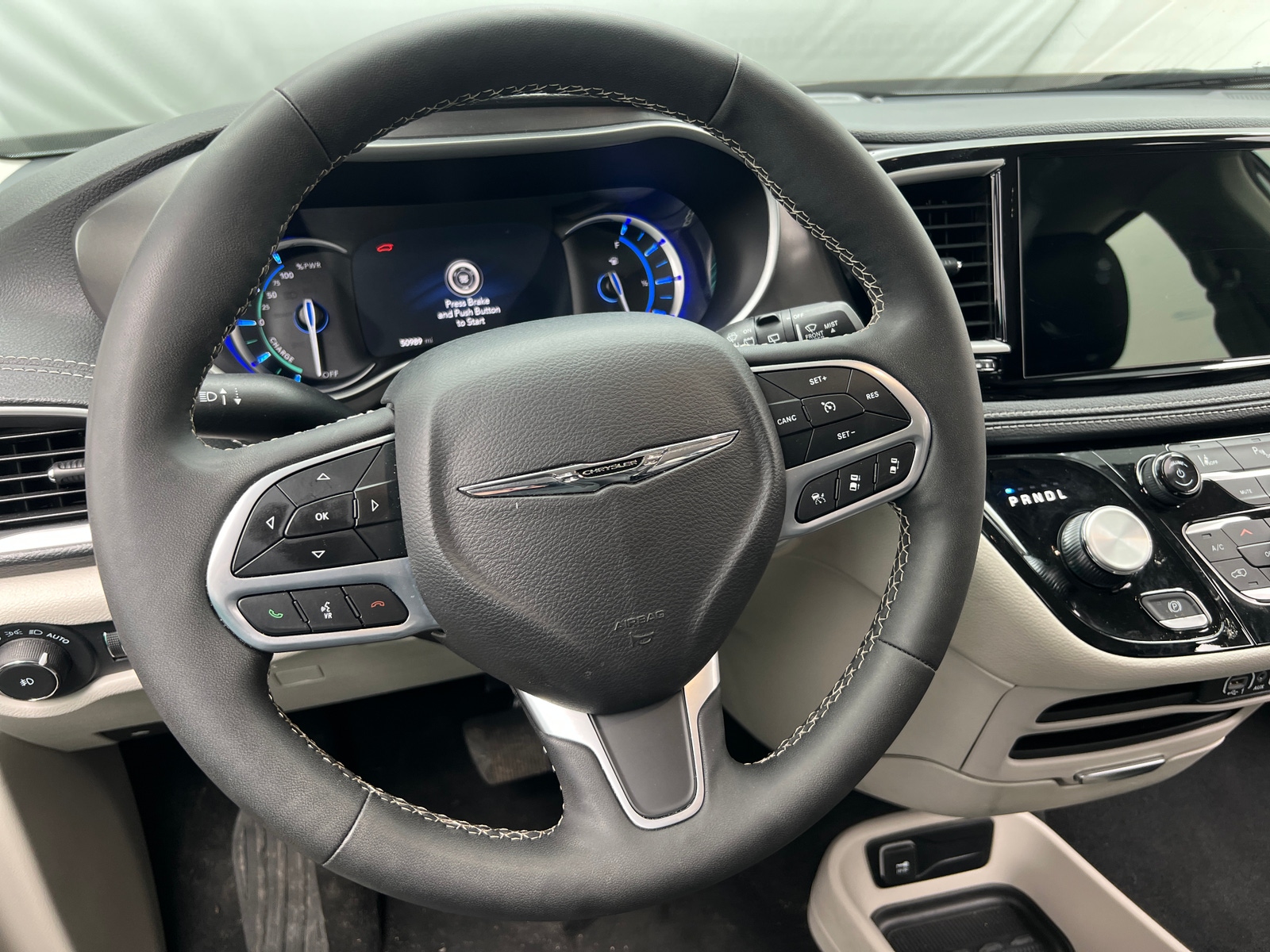 Thumbnail: 2024 Chrysler Pacifica - 4