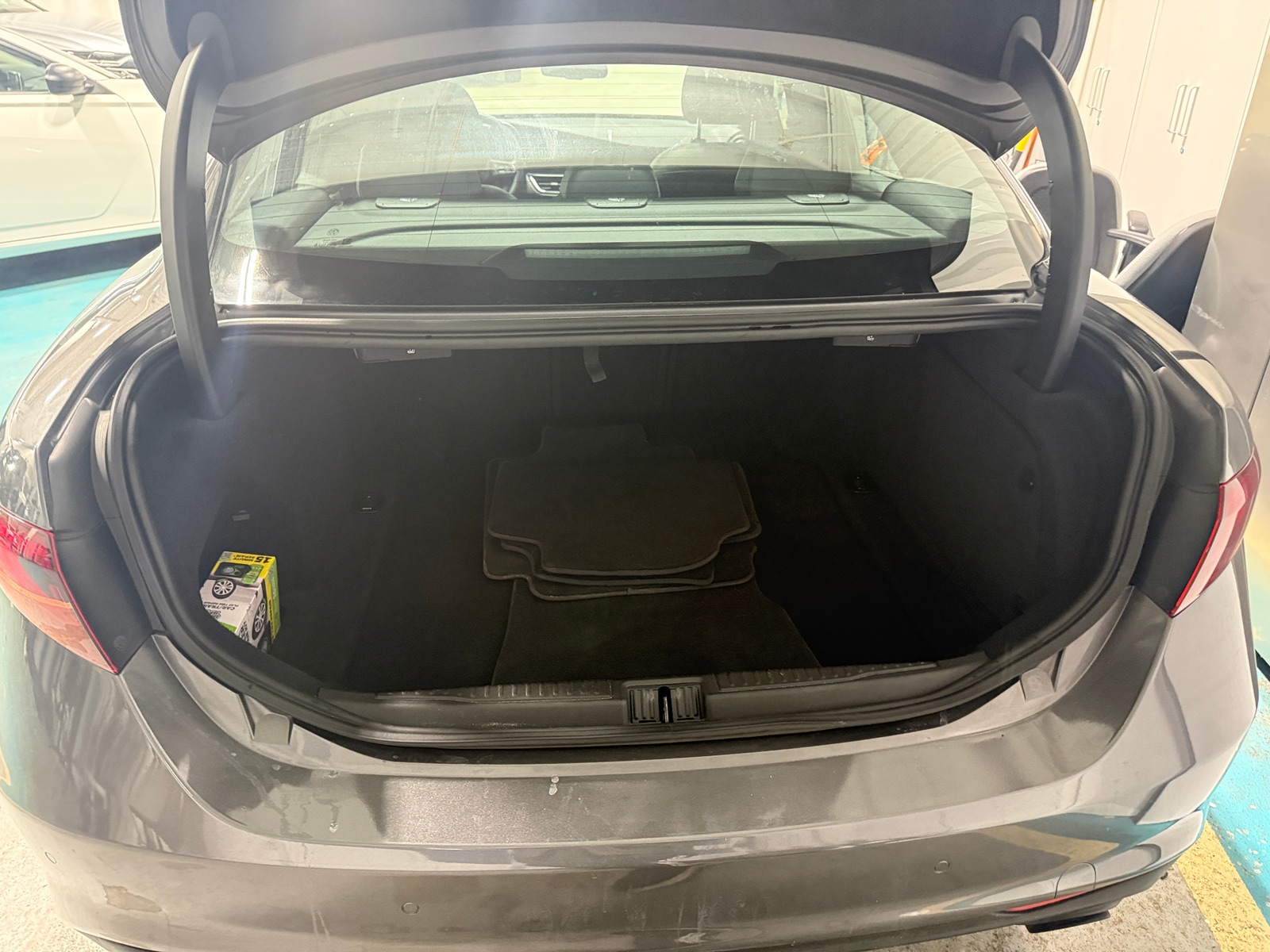 Thumbnail: 2022 Alfa Romeo Giulia - 6