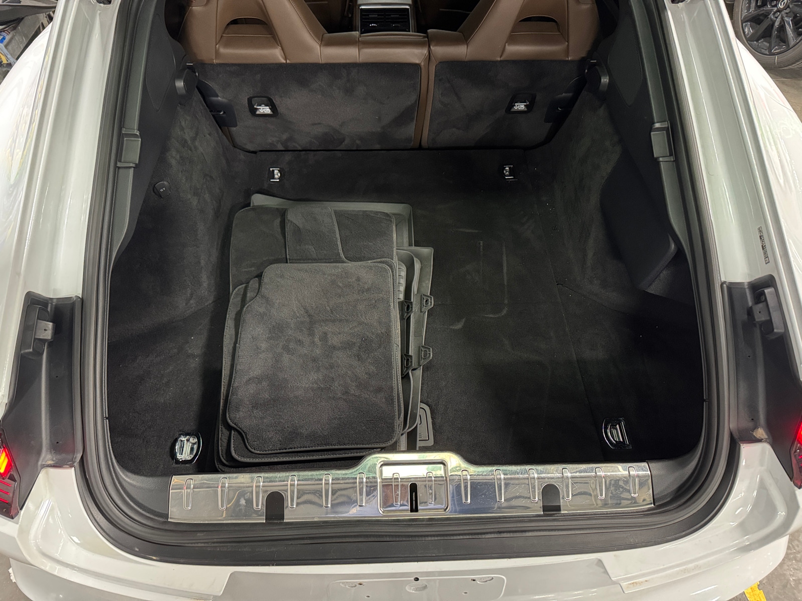 Thumbnail: 2017 Porsche Panamera - 6