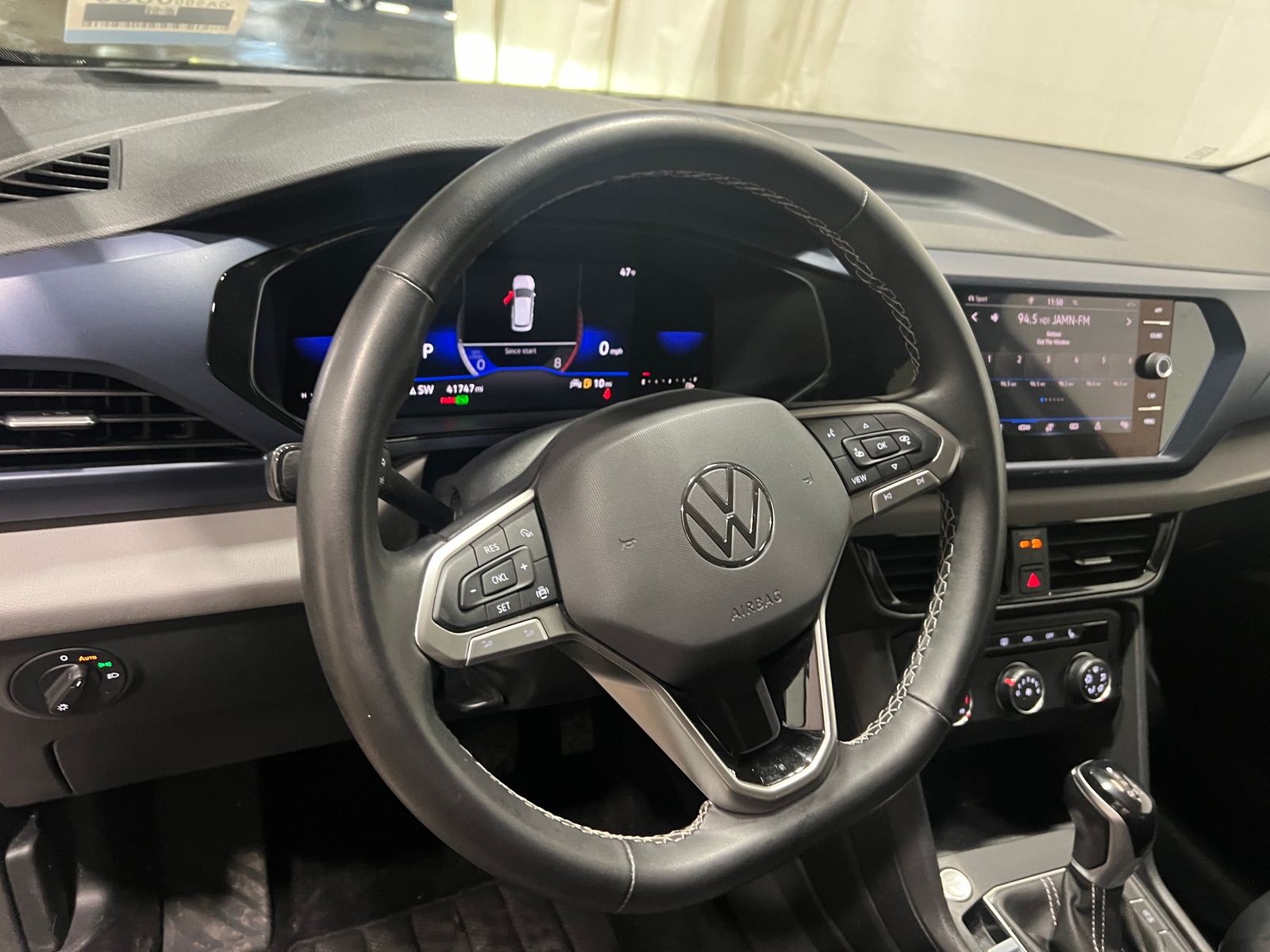 Thumbnail: 2022 Volkswagen Taos - 4