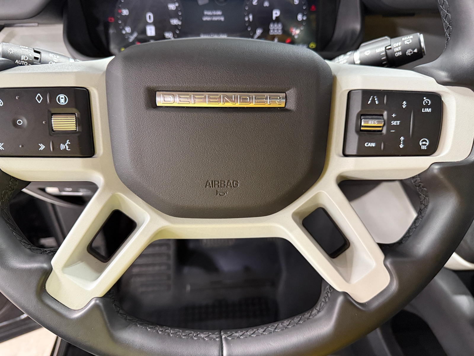 Thumbnail: 2024 Land Rover Defender - 4