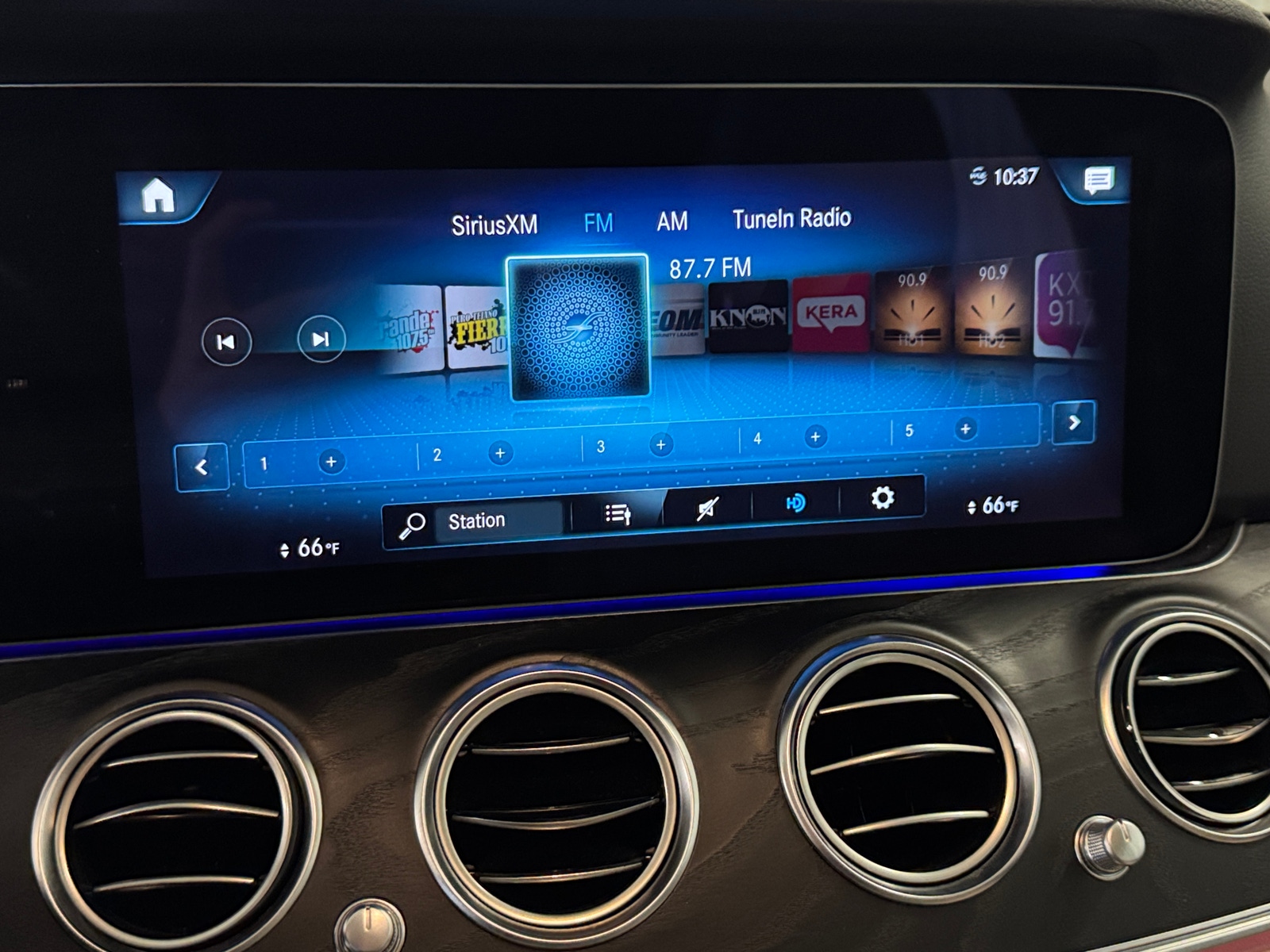 Thumbnail: 2023 Mercedes-Benz E-Class - 3