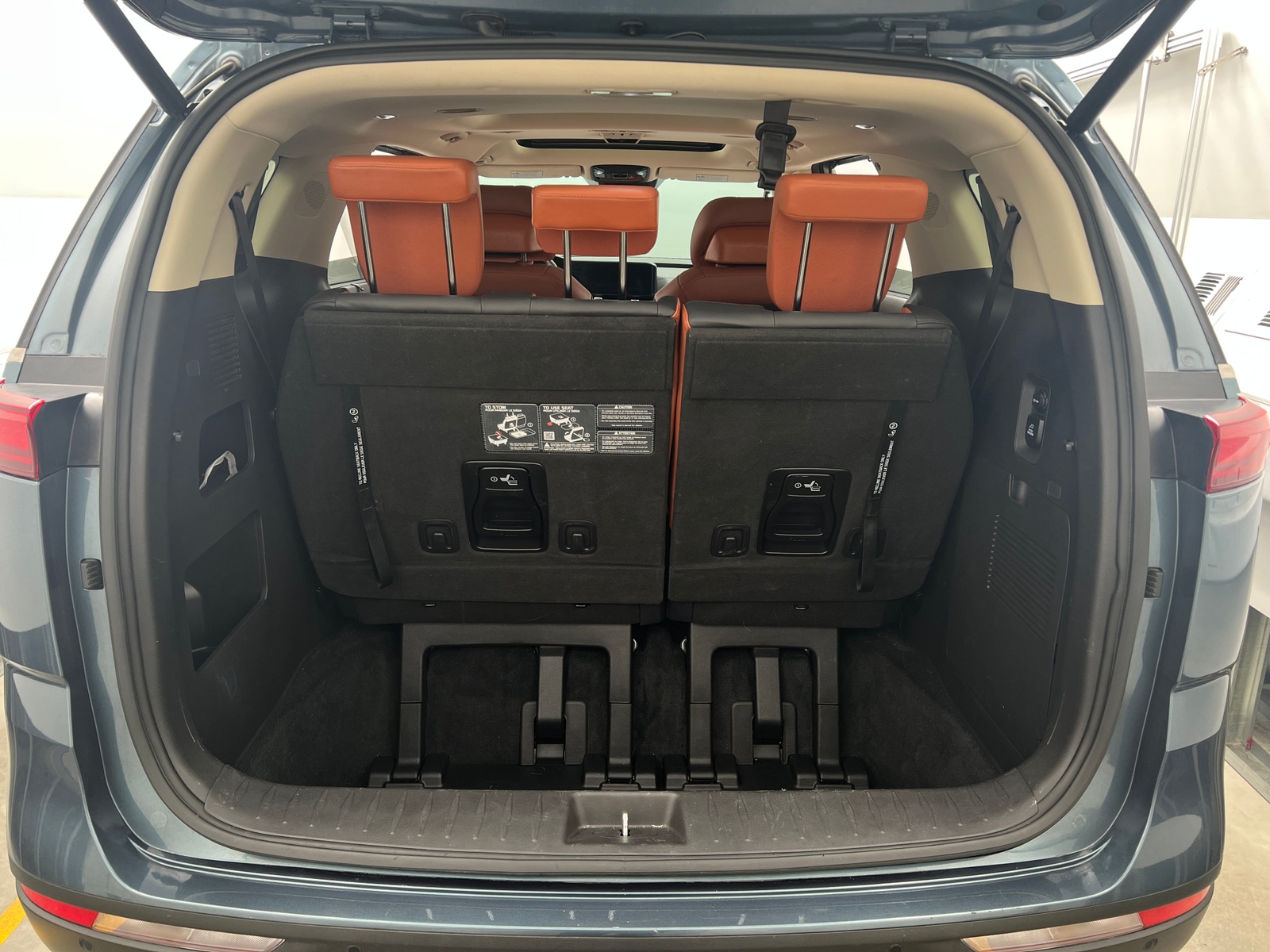 Thumbnail: 2024 Kia Carnival - 6