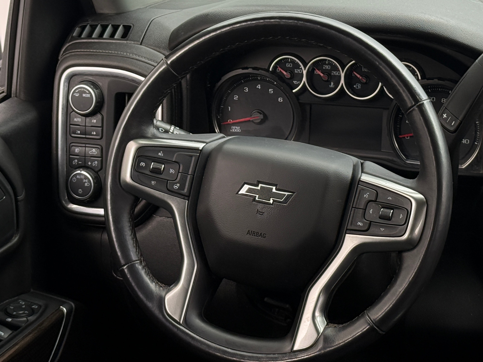 Thumbnail: 2022 Chevrolet Silverado 1500 - 5