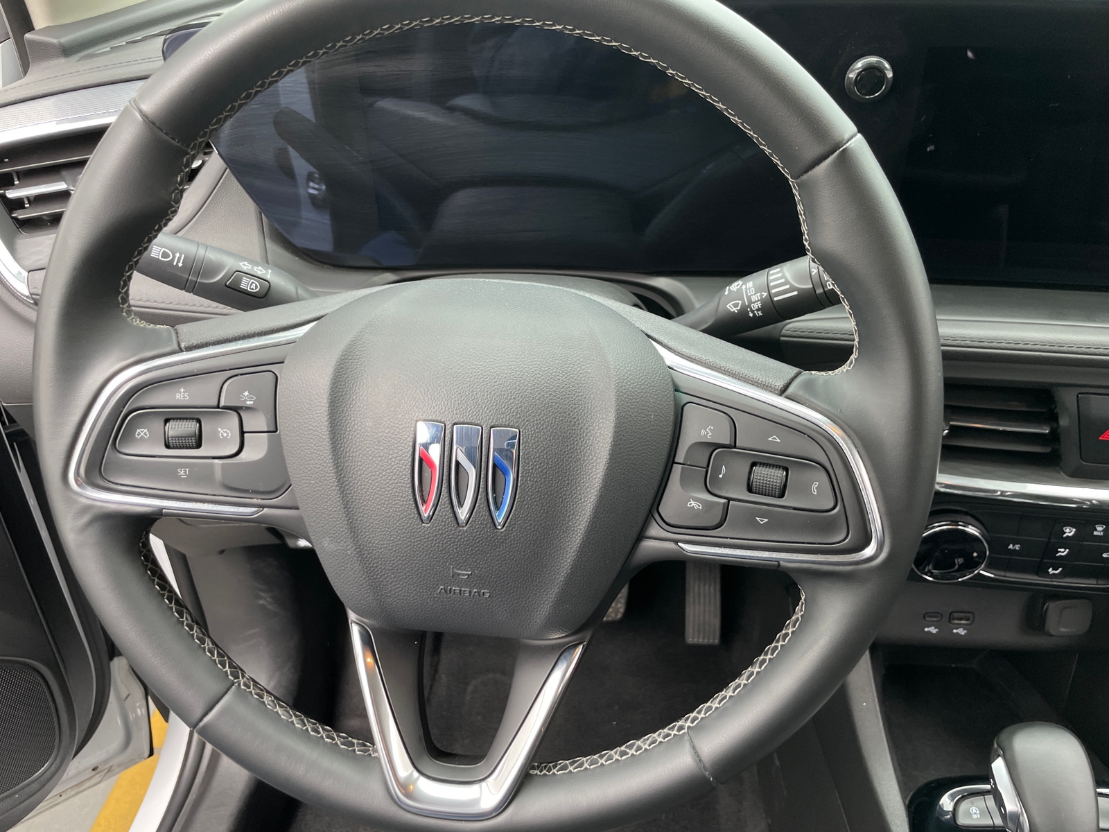 Thumbnail: 2025 Buick Encore GX - 5