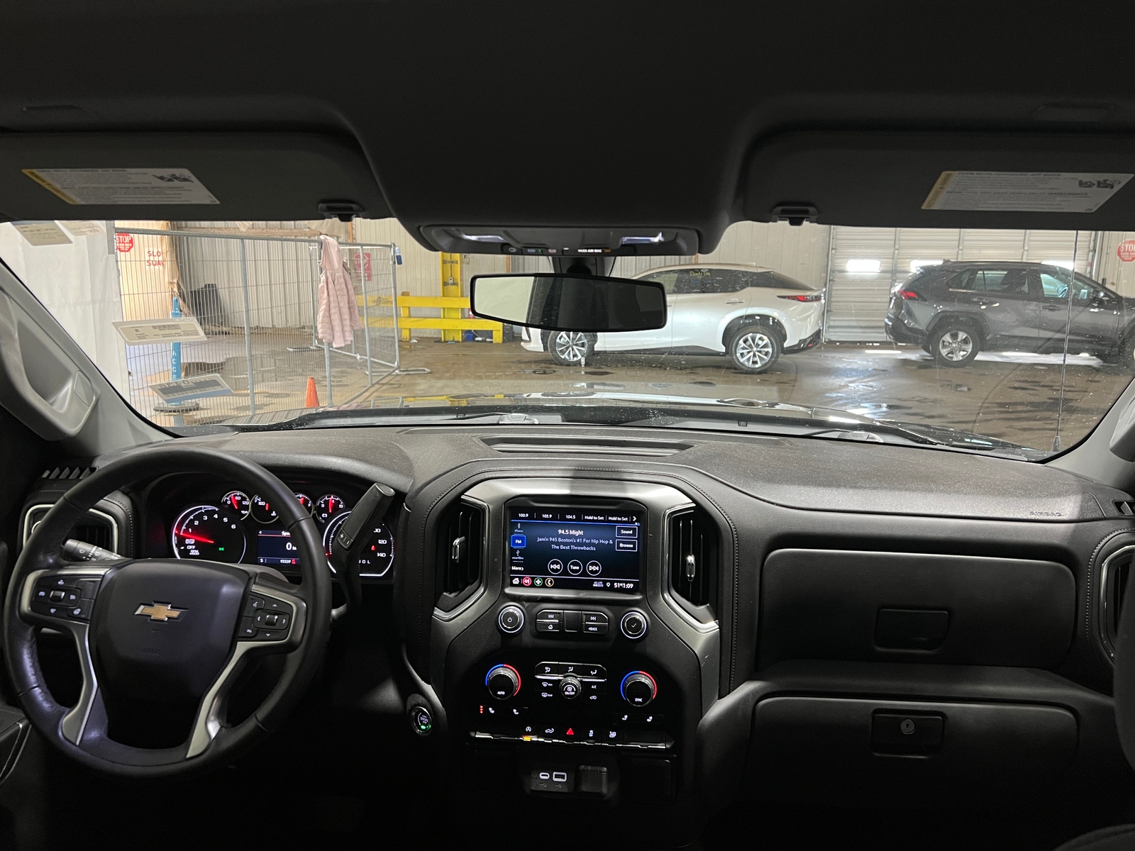 Thumbnail: 2020 Chevrolet Silverado 1500 - 3