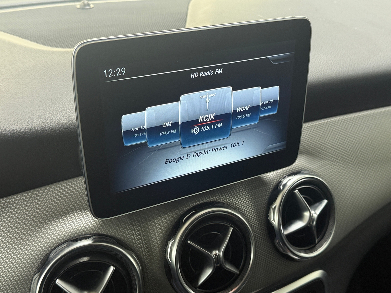 Thumbnail: 2019 Mercedes-Benz GLA - 3