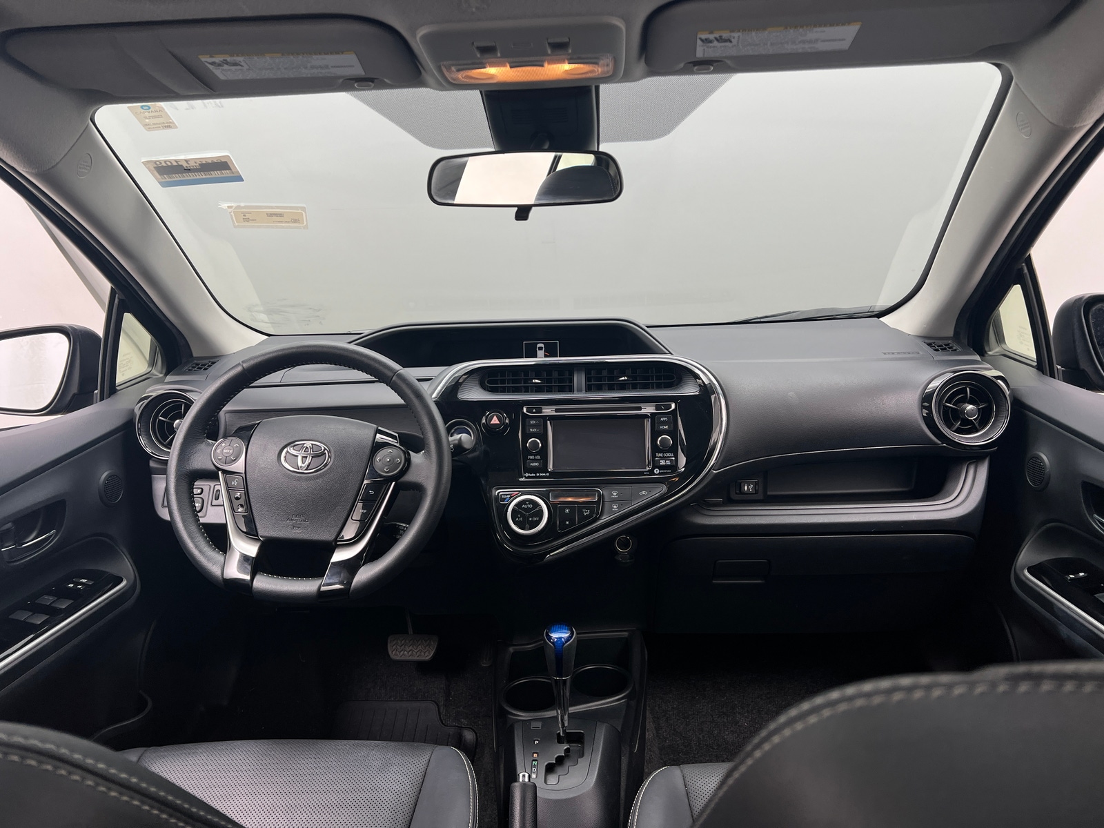 Thumbnail: 2018 Toyota Prius c - 3