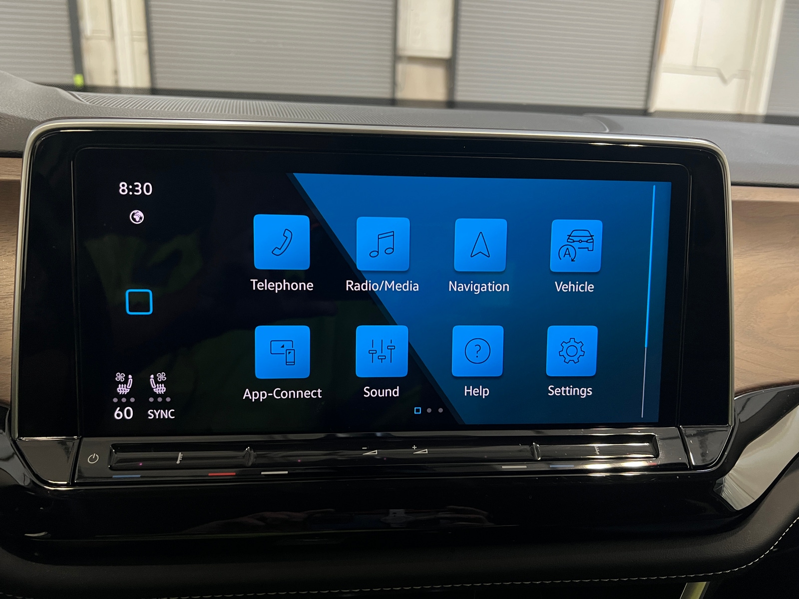 Thumbnail: 2025 Volkswagen Atlas - 3