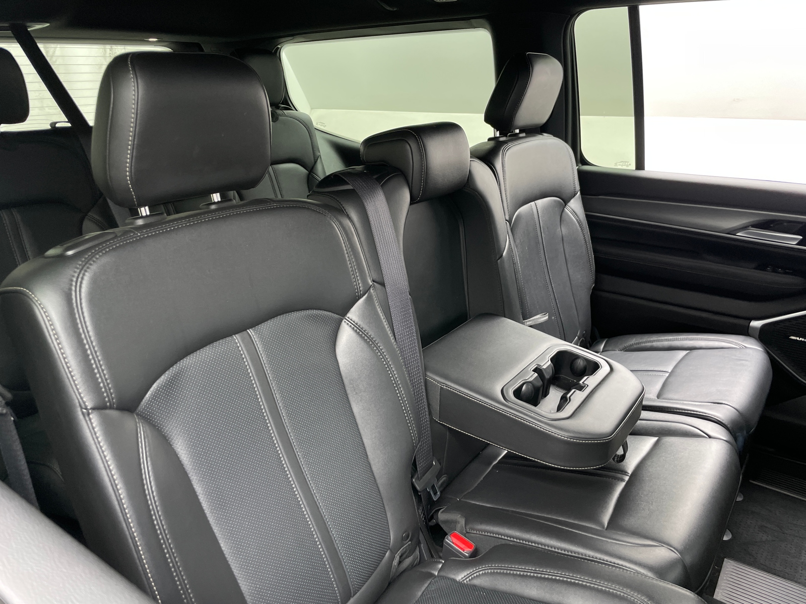 Thumbnail: 2025 Jeep Wagoneer - 5