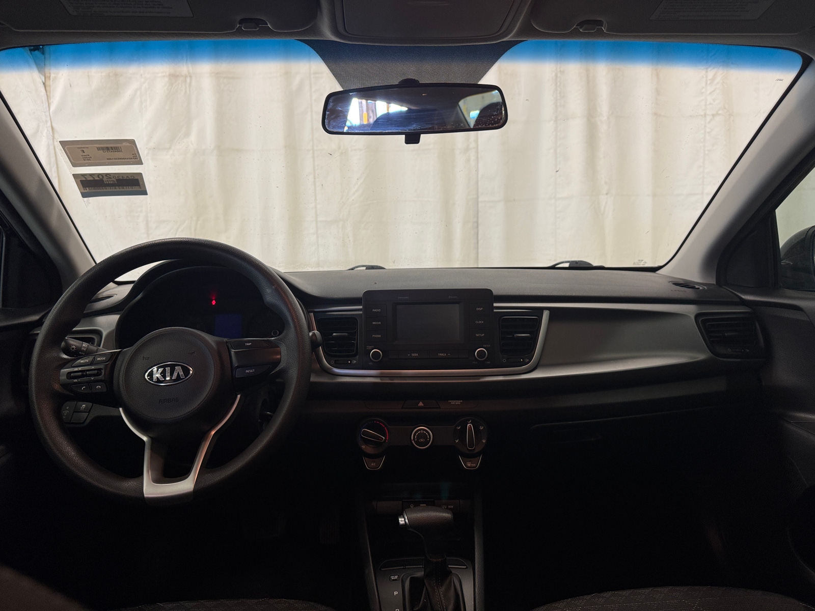 Thumbnail: 2019 Kia Rio - 3