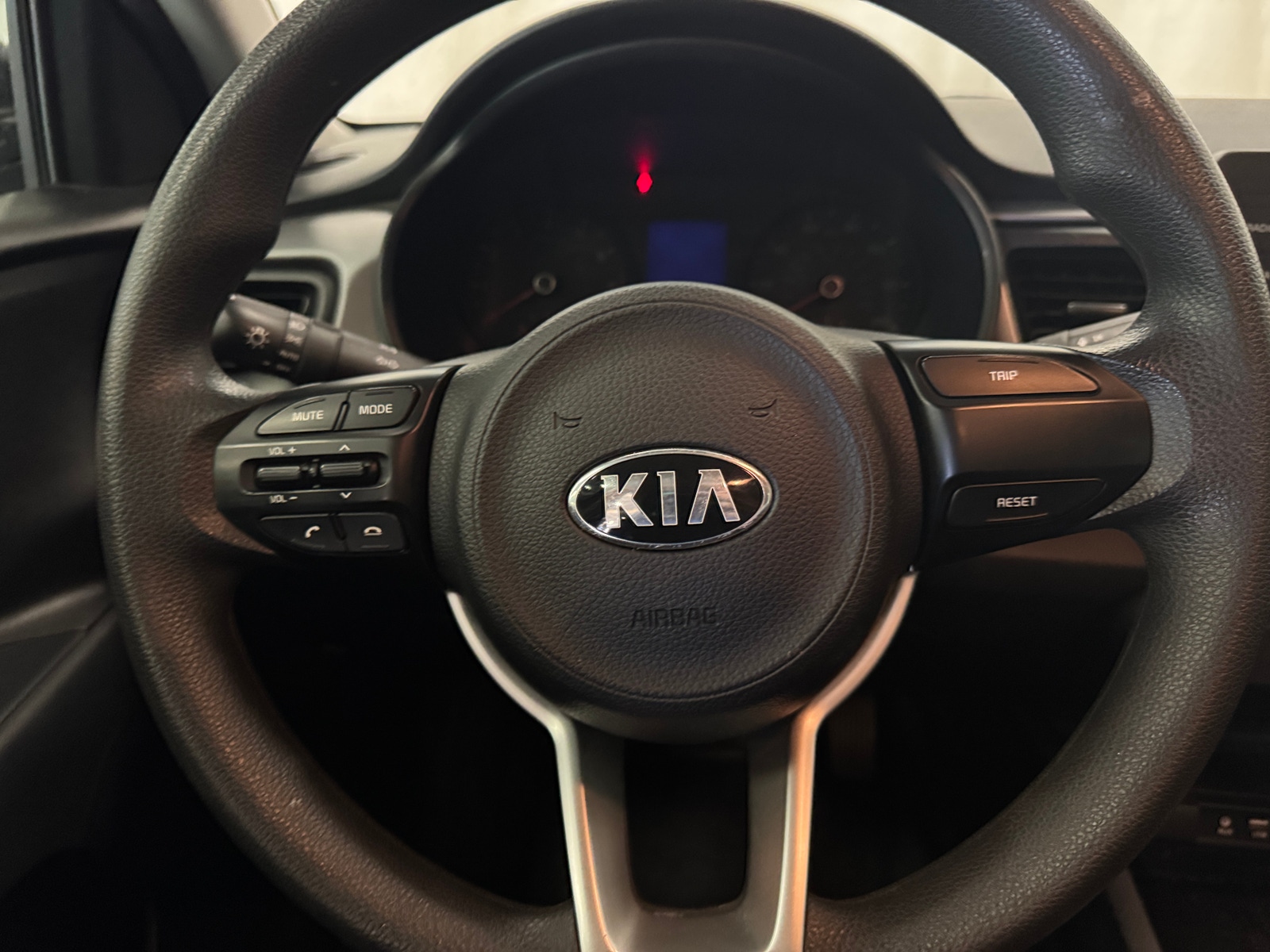 Thumbnail: 2019 Kia Rio - 5