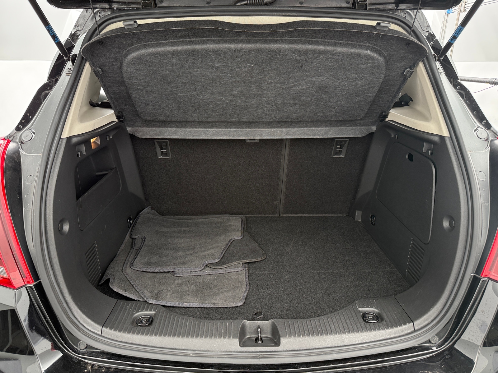 Thumbnail: 2022 Buick Encore - 6