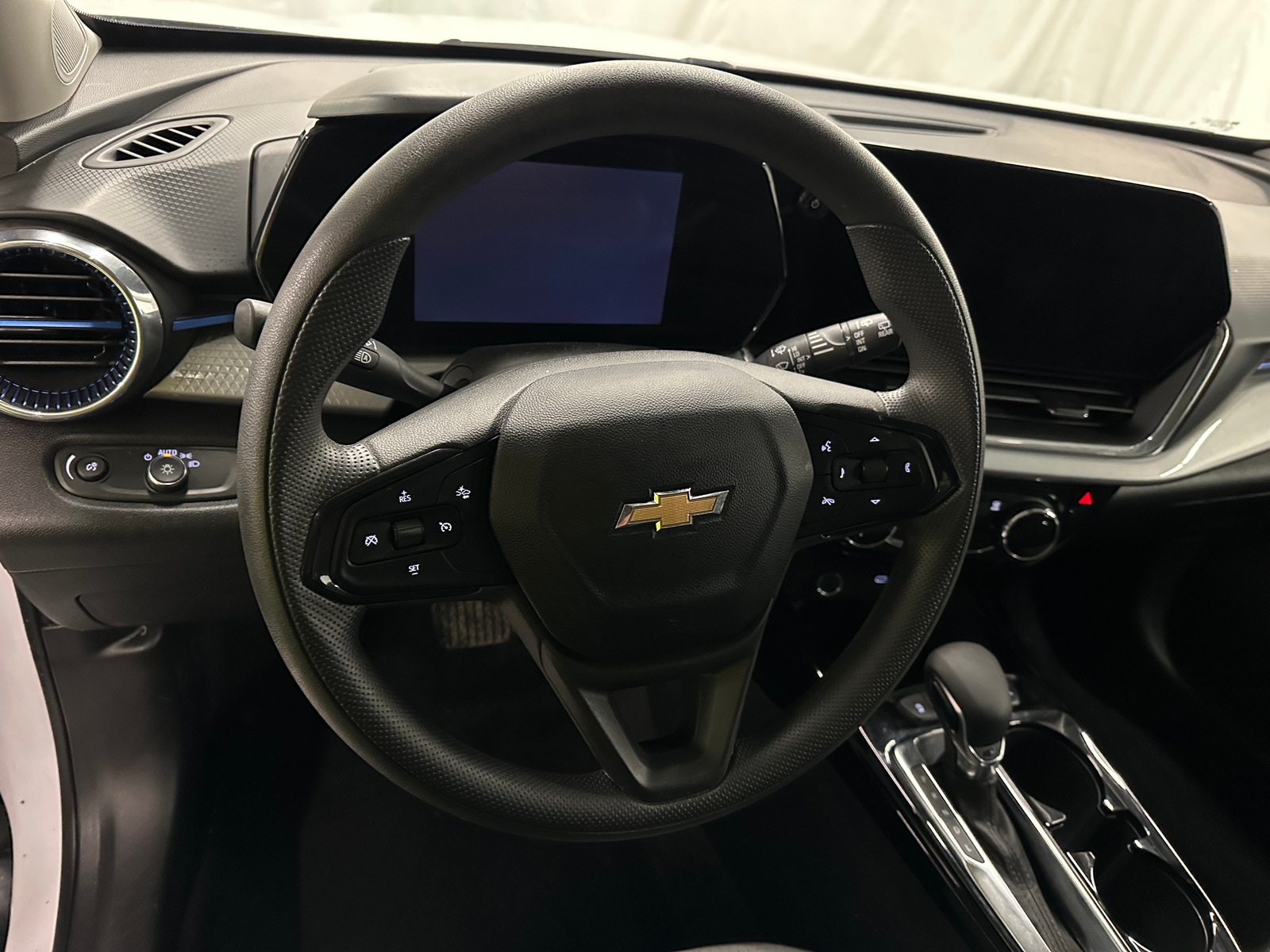 Thumbnail: 2025 Chevrolet Trax - 5